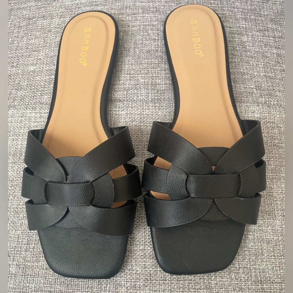 Miss Lola black sandals